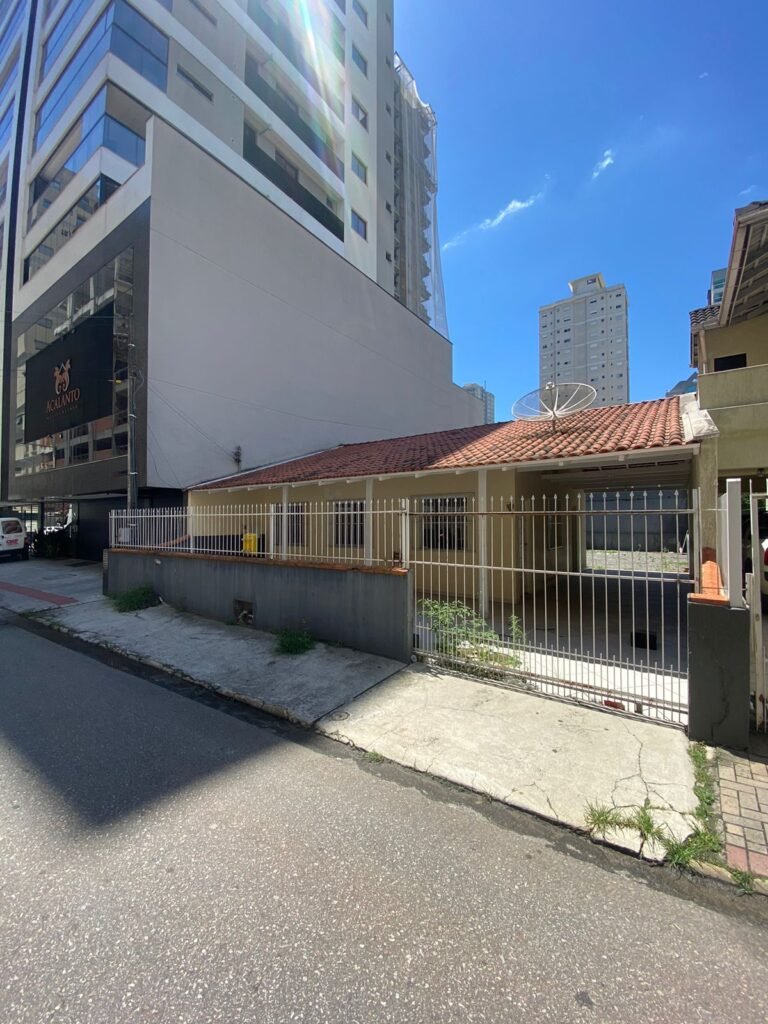 casa-em-meia-praia-2