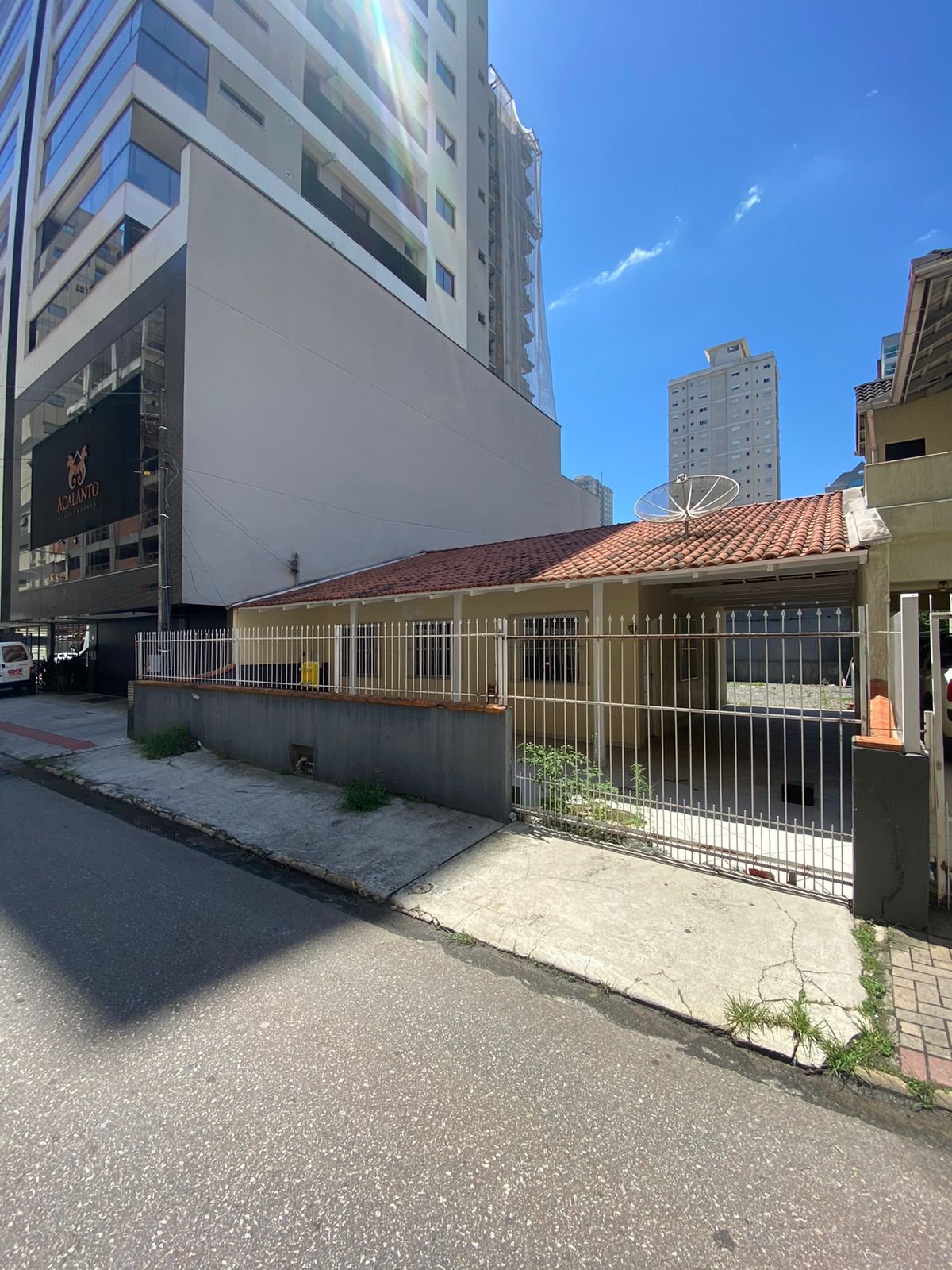 casa-em-meia-praia-2