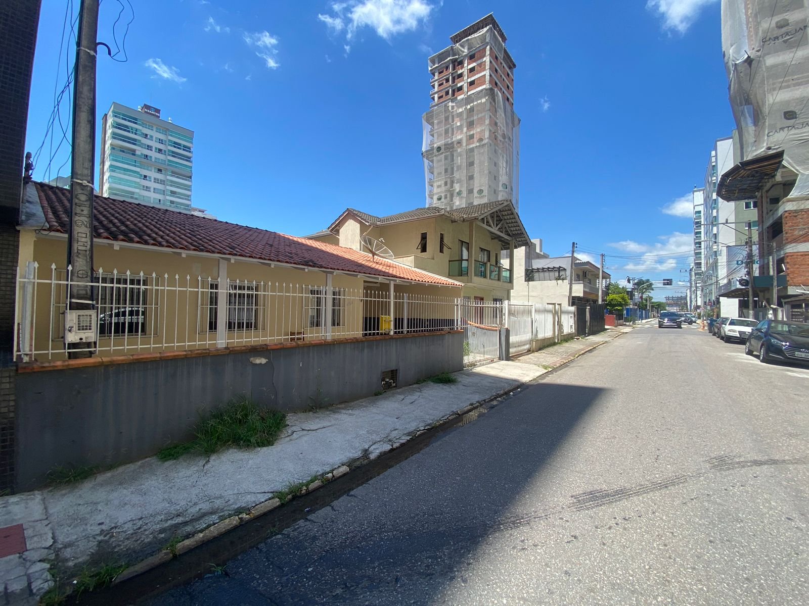 casa-em-meia-praia-3